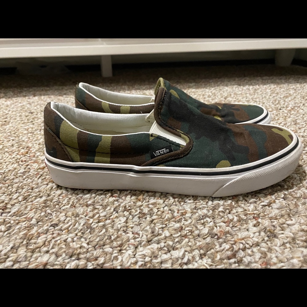 RARE CAMO SLIP ON VANS